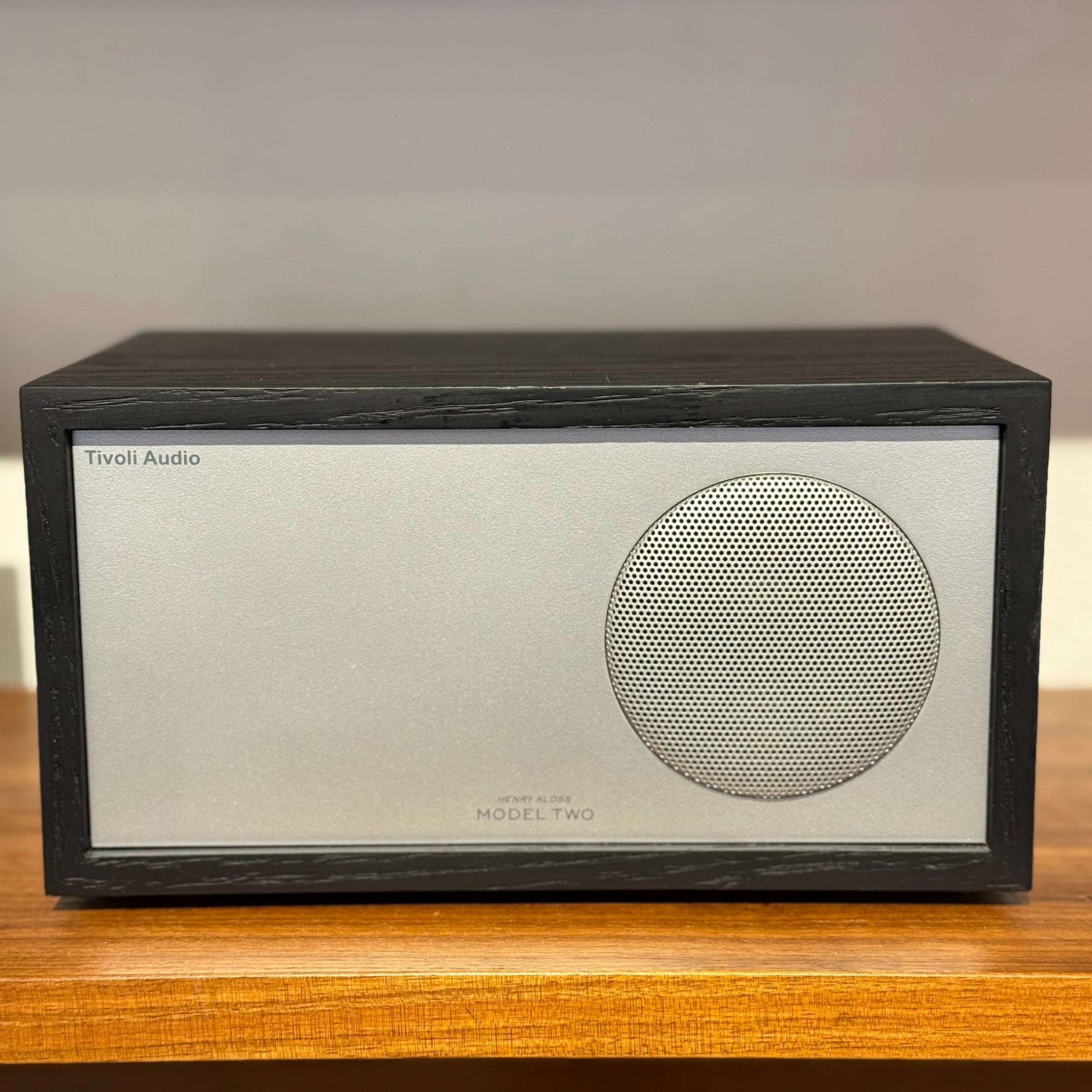 スピーカー・ウーファー Tivoli Audio MODEL TWO + MODEL SUBWOOFER Tivoli Audio Model Two AM/FM Radio w R Speaker/ Subwoofer | Modern