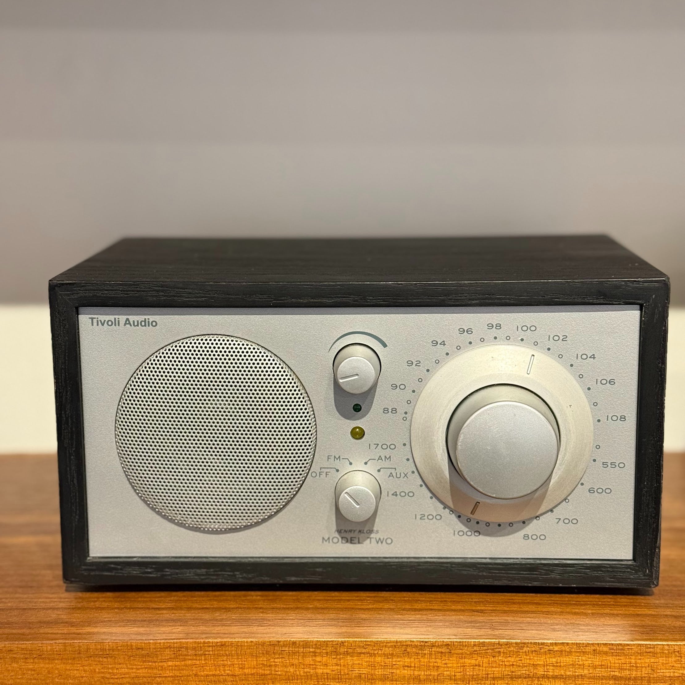 スピーカー・ウーファー Tivoli Audio MODEL TWO + MODEL SUBWOOFER Tivoli Audio Model Two AM/FM Radio w R Speaker/ Subwoofer | Modern